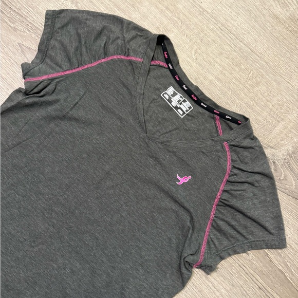 •NEW BALANCE• TEE - Picture 4 of 6